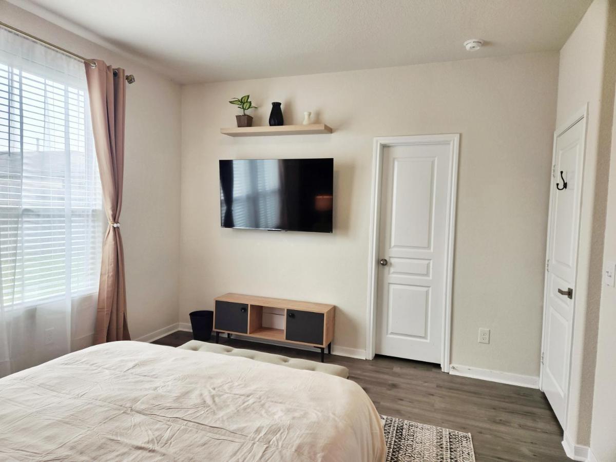 4 Bedroom Home Near Downtown Med Center Nrg Stadium Pearland Skyview Long By Ion Rentals Houston Exteriör bild