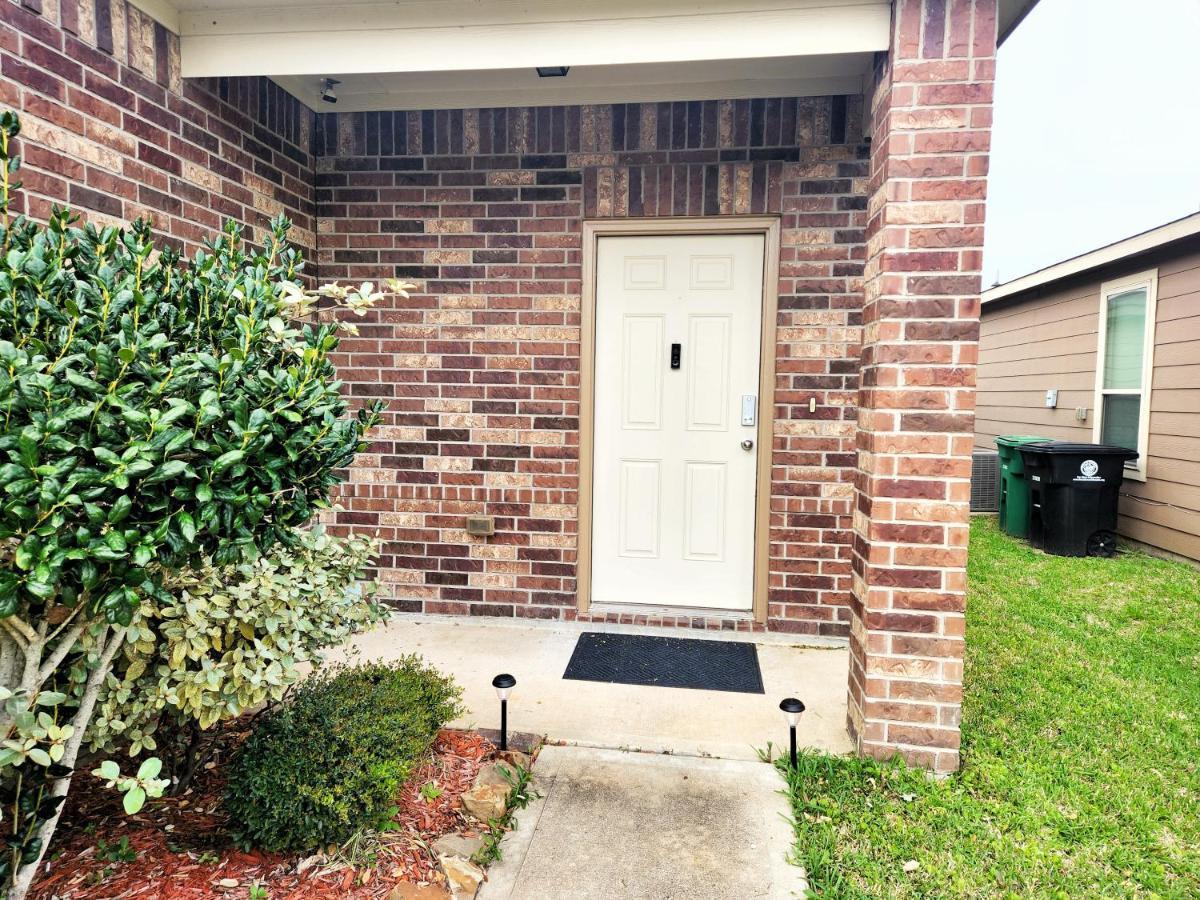 4 Bedroom Home Near Downtown Med Center Nrg Stadium Pearland Skyview Long By Ion Rentals Houston Exteriör bild