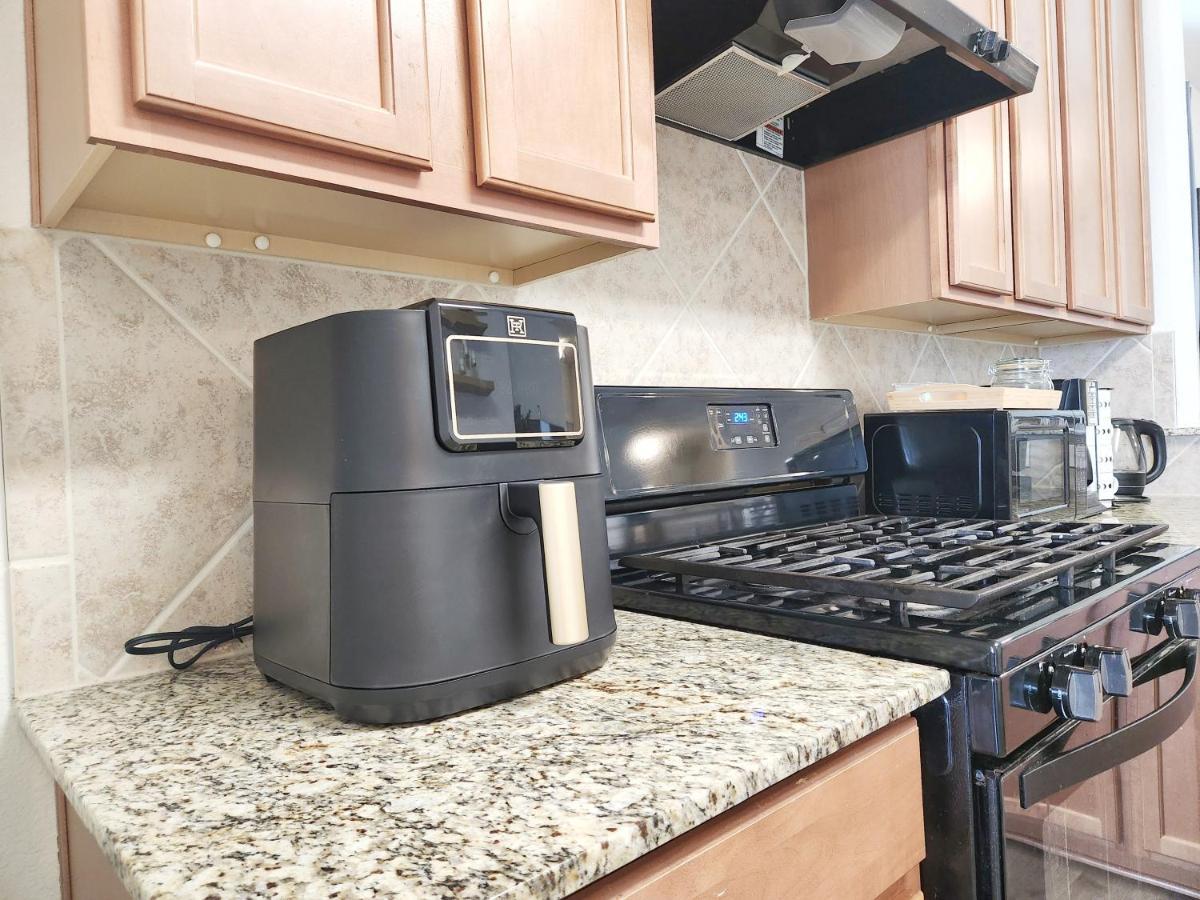 4 Bedroom Home Near Downtown Med Center Nrg Stadium Pearland Skyview Long By Ion Rentals Houston Exteriör bild