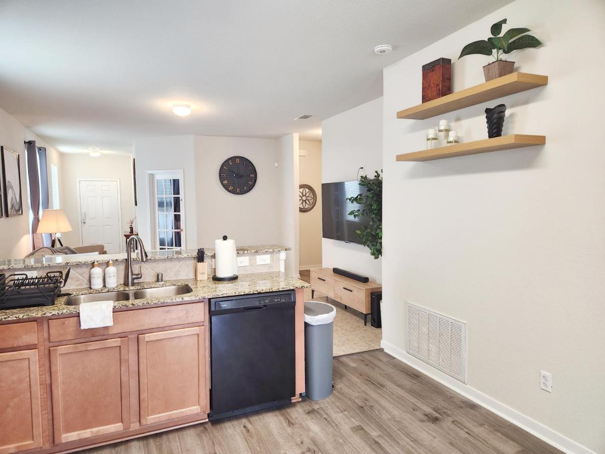 4 Bedroom Home Near Downtown Med Center Nrg Stadium Pearland Skyview Long By Ion Rentals Houston Exteriör bild