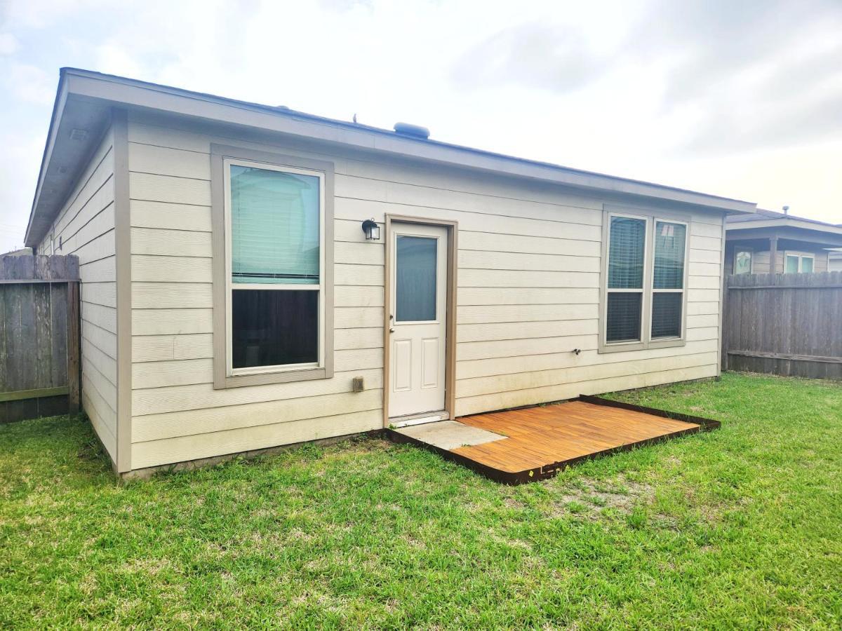 4 Bedroom Home Near Downtown Med Center Nrg Stadium Pearland Skyview Long By Ion Rentals Houston Exteriör bild